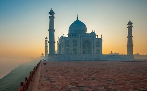 From Delhi: Sameday Taj Mahal Agra and Fatehpur Sikri Tour