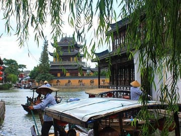 From Shanghai: Zhujiajiao Water Town Private Tour with Boat Ride