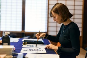 전문 캘리그래퍼에게 배우는 프라이빗 캘리그라피 체험 및 손글씨 팬 선물