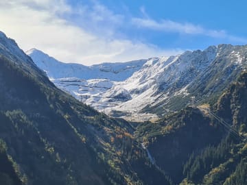 From Brasov: Piatra Craiului National Park 2-Day Guided Trek – Eco-Certified program