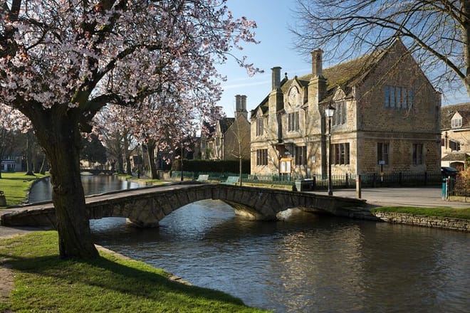 London Day Trip to Oxford and Cotswolds Villages
