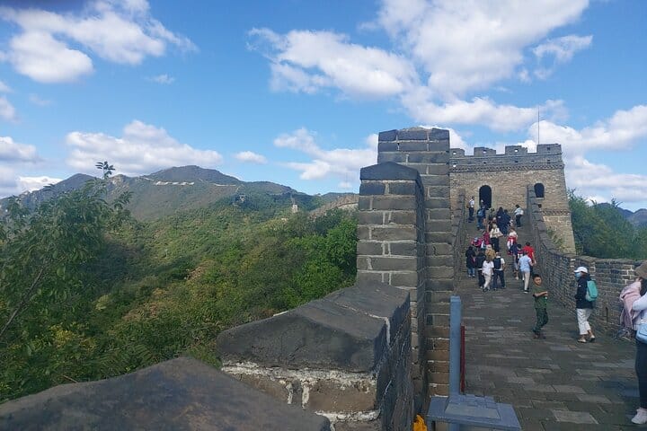 Take Bullet Train to visit Badaling Great Wall with guide ticket. 8