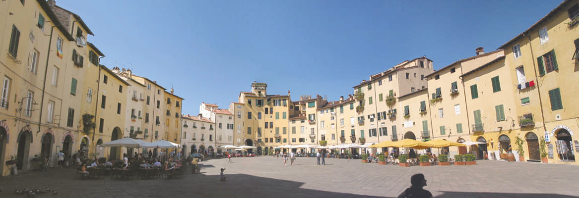 Close-up of Anfiteatro Square in Lucca