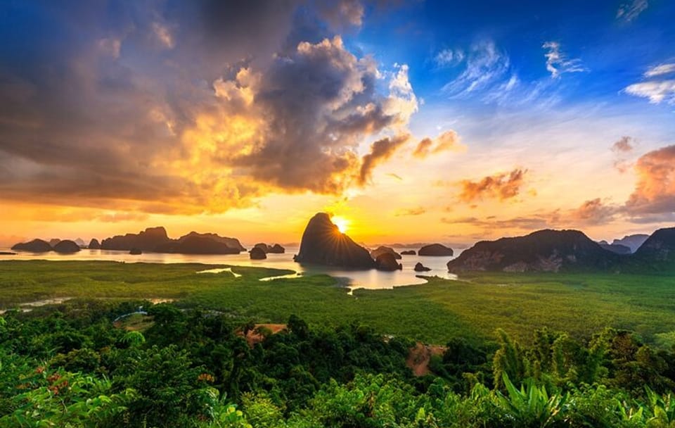 Sunrise to Phang Nga Bay and Jamebond Island Tour from Khaolak