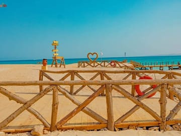 Private Speedboat Snorkeling Tour to Magawish Island from Hurghada