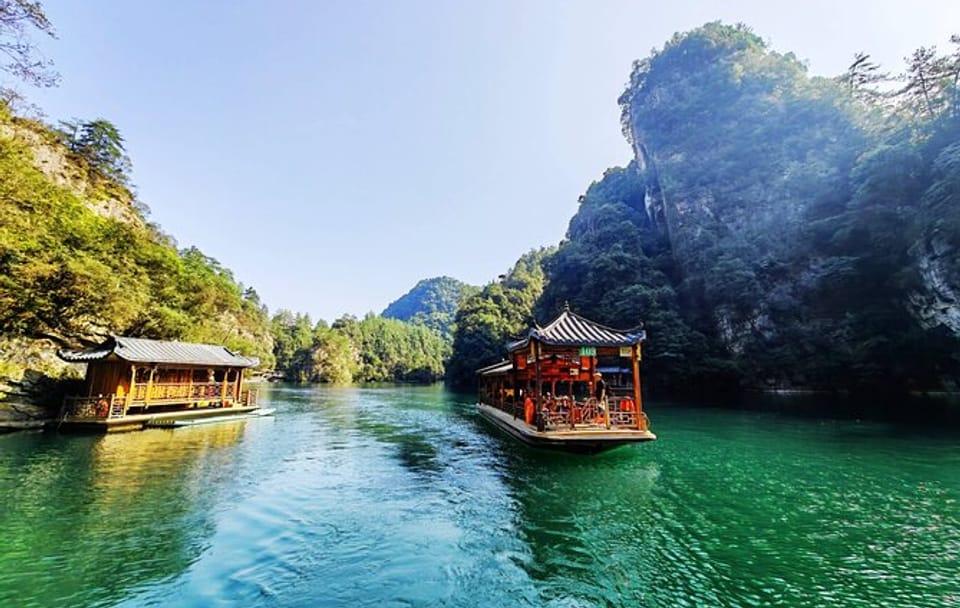 Baofeng Lake Boat Cruise and Yellow Dragon Cave Tour in Zhangjiajie