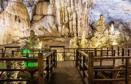 Paradise Cave and Mooc Spring Day Tour from Dong Hoi