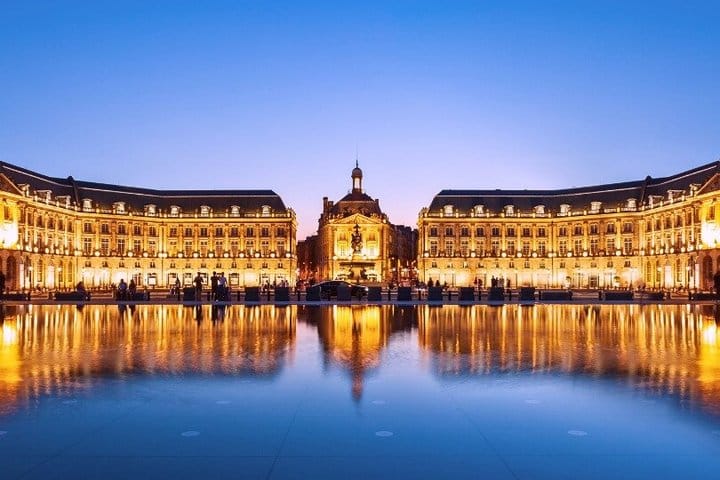 TOP Bordeaux Private Guided Tour with your Mobile 2