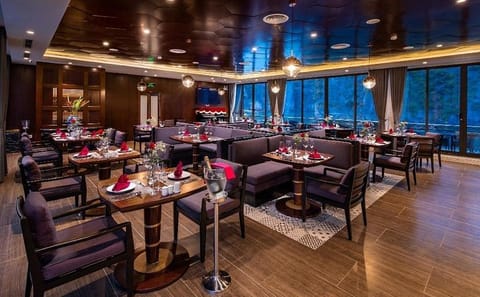 Stellar of The Sea Cruise – The Greatest Cruise in the Halong Bay