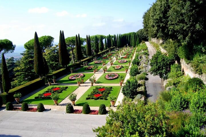 St. Peter's Basilica and Papal Grottoes Guided Tour 2