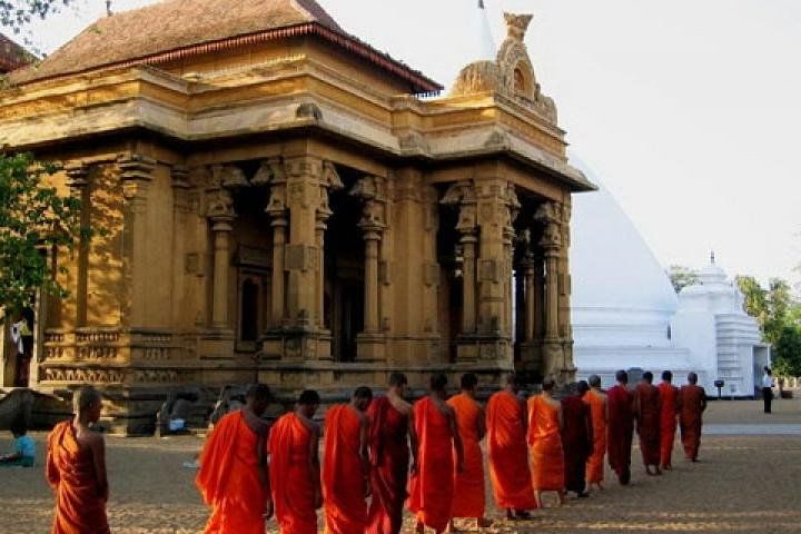 Kalaniya temple