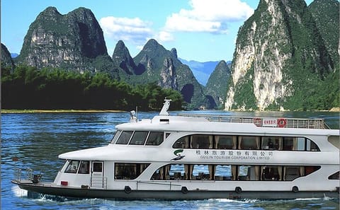 Private Li River Cruise and Bike Tour from Guilin to Yangshuo