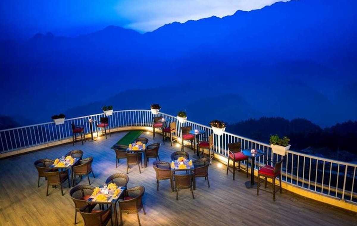 Sapa Trek 2days/1night – HOTEL 4 STAR – From Hanoi by Expressway