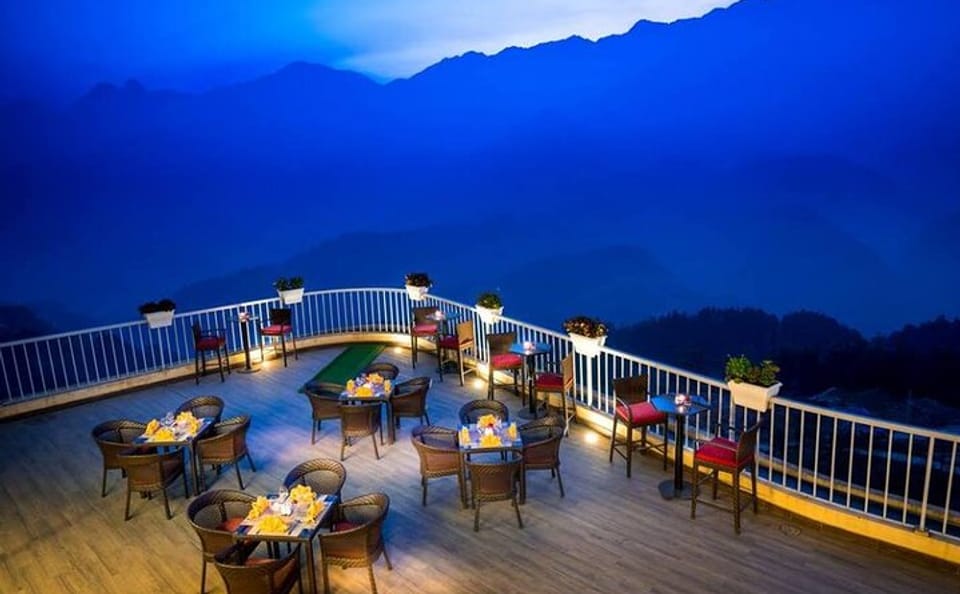 Sapa 2-Day Trek from Hanoi with 4-Star Hotel Stay