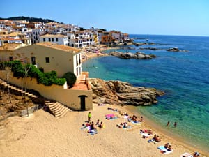 Girona and Costa Brava Coves Walking Tour