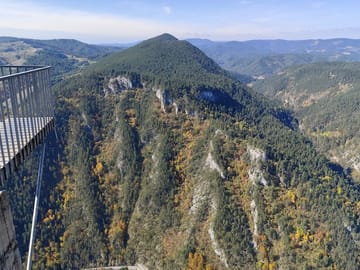 Hiking to Eagle’s Eye and Devil’s Throat Cave