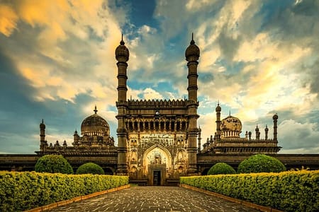 5 Day Hyderabad and Bijapur Tour