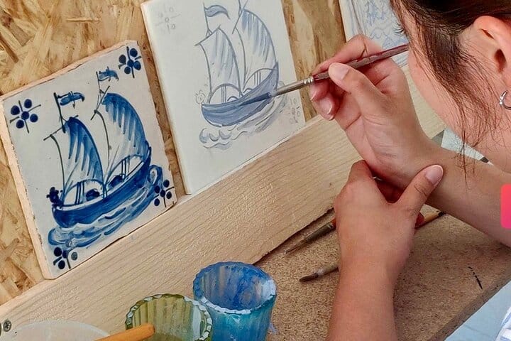 Private Lisbon Wine & Tile Painting Tour – Sesimbra & Traditions