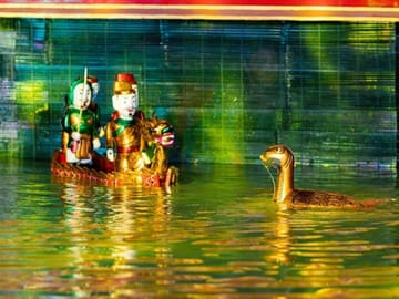 Hanoi City Hop-On Hop-Off Tour with Water Puppet Show