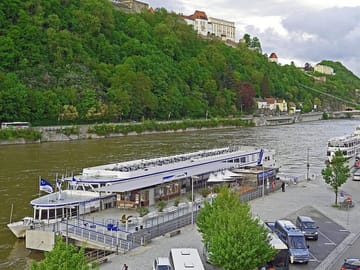 Passau – Castle tour with viewpoint Linde Battery & the St Georges Chapel