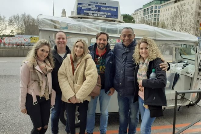 Discovering History and Monuments of Madrid in Private TukTuk 6
