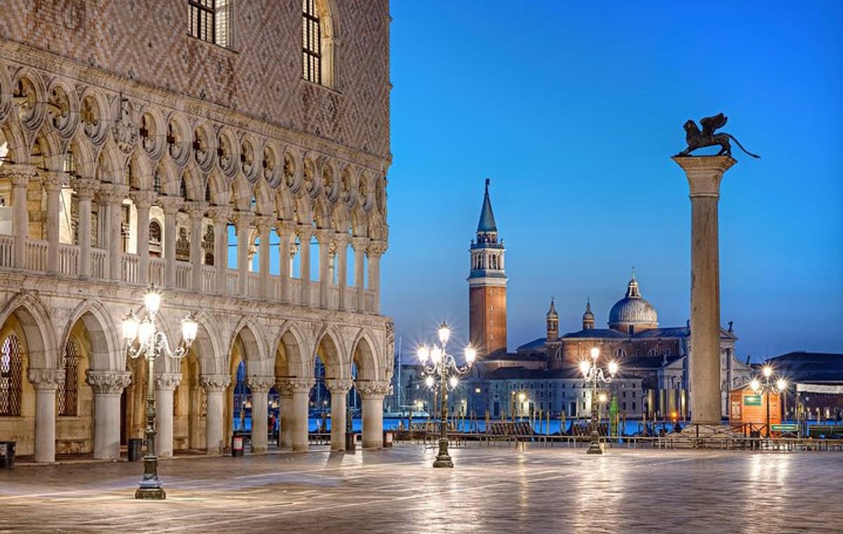 Walking Tour of Venice with Mini Cruise