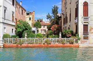 Secret Gardens of Venice Walking Tour