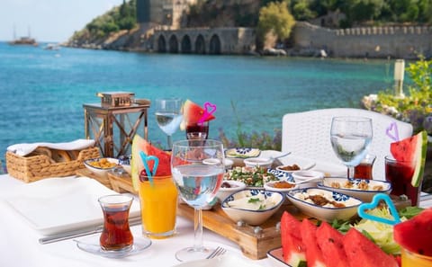 Dinner by the Sea: Alanya Beachside Culinary Experience