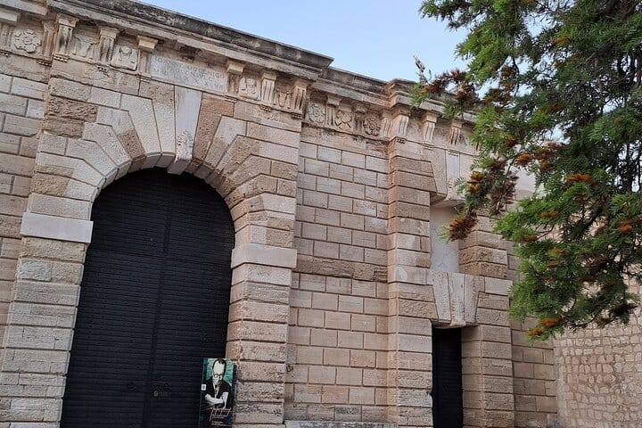 Private Guided Tour to Knossos Palace&Shopping in Heraklion City 8