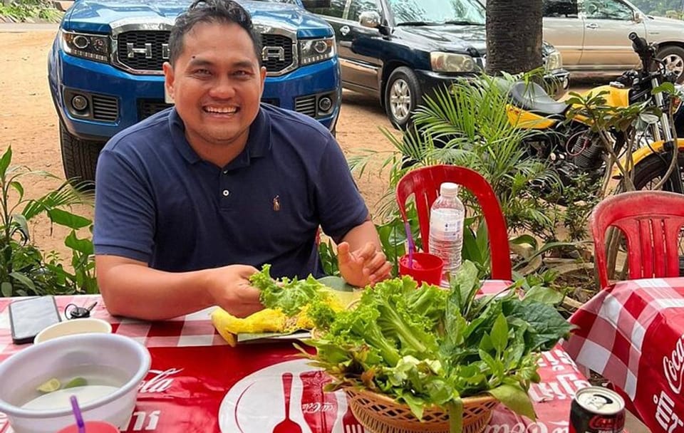 Ultimate Siem Reap Food Tour (10 Locals Tasting with Drinks & Transport)