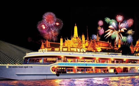 Dinner Cruise on the Chao Phraya River in Bangkok
