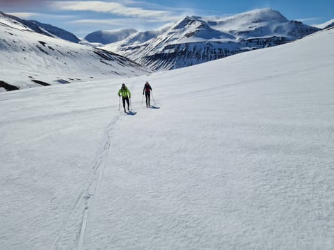 Utanbrautargönguskíðun með Guðmundi Arnari