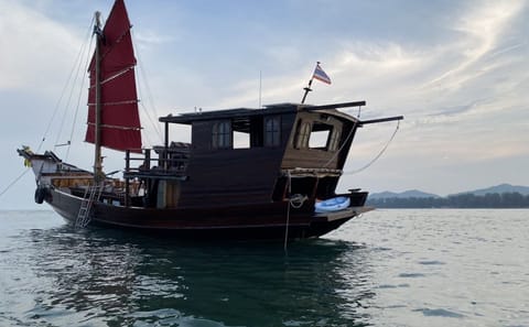 Hua Hin: Siamtara Sunset Sailing Dinner Cruise