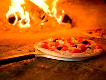 Traditional Pizza Making Class in Naples