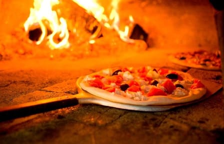 Traditional Pizza Making Class in Naples