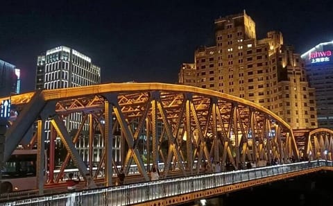 Night River Cruise and Xinjiang Dining Experience in Shanghai
