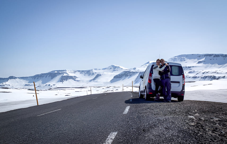 Private Transfer from Reykjavik to Blue Lagoon and KEF