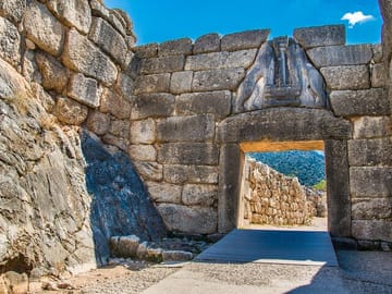 8 Day best of Greece: Mainland, Mykonos and Santorini tour