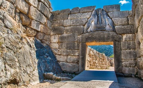 8 Day best of Greece: Mainland, Mykonos and Santorini tour