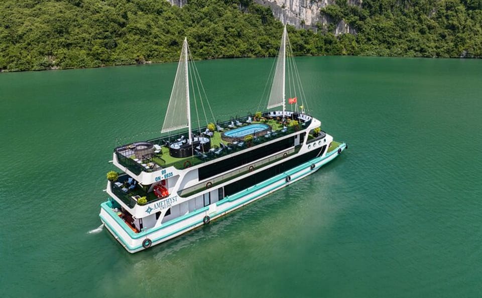 Luxury One-Day Cruise and Adventure in Halong Bay