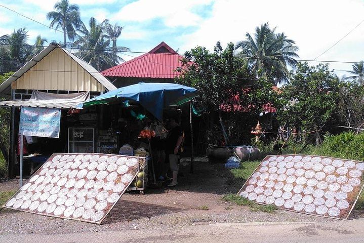 Half day morning bicycle tour to Explore local livelihood and test local snacks