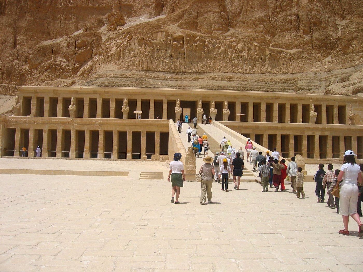 Templo de Hatshepsut: pisos intermedios