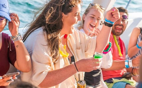 Máncora Sunset Boat Party with Scenic Coastal Walk
