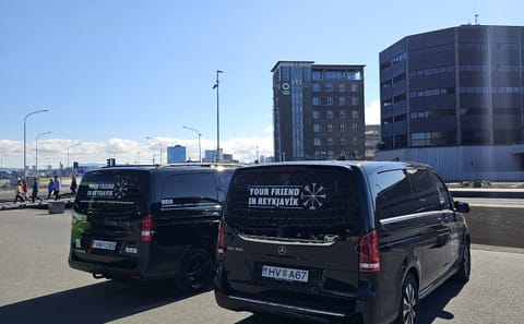 Private 7-Hour Reykjavík Airport Transfer and City Tour