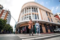 Walking Tour at 6th Ave.