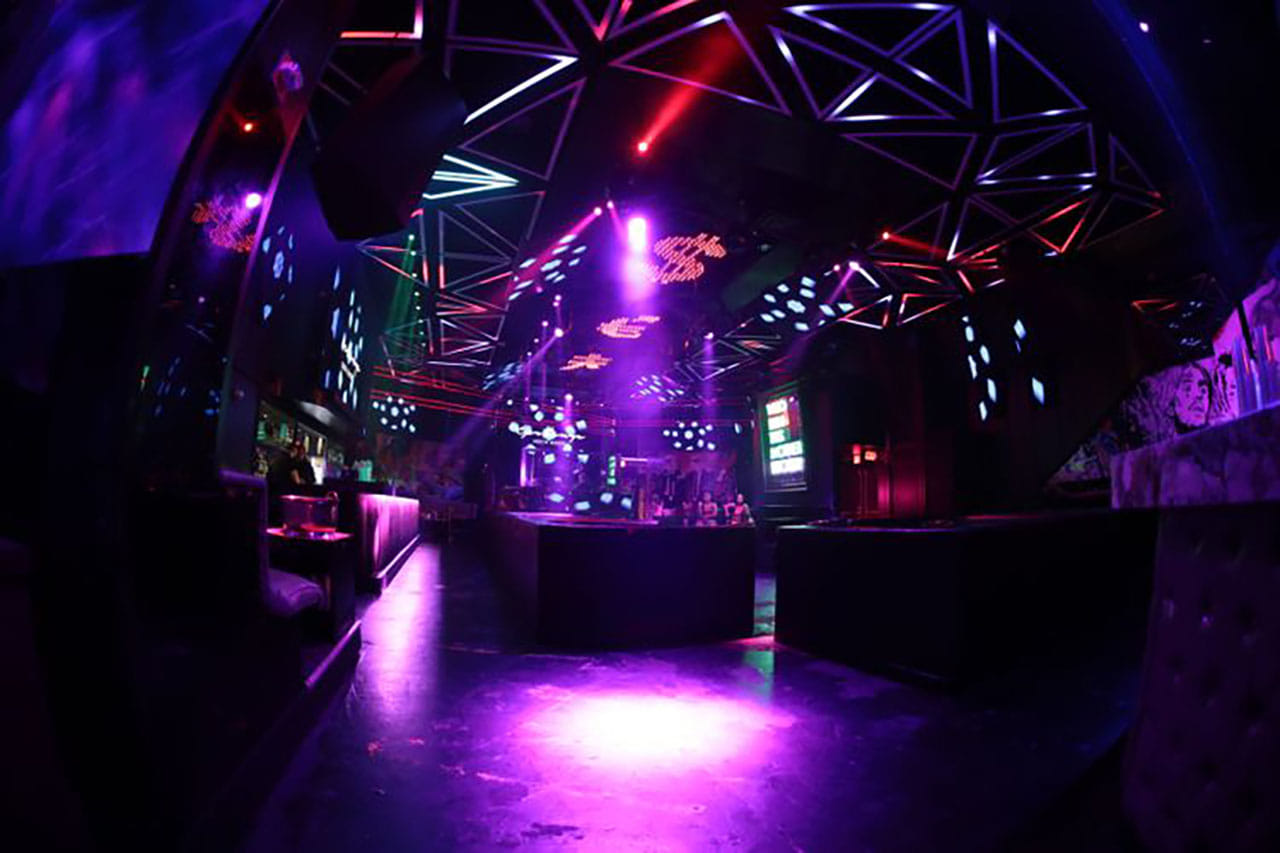 Ultimate Party in Miami : Booze Cruise with Free Open Bar, Nightclub & Party Bus 4