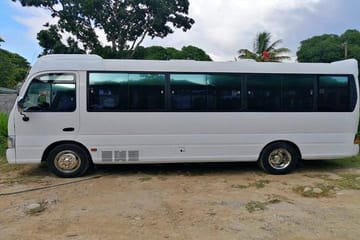Private Big Bus Tour with Tastings in Dixon Cove, Honduras