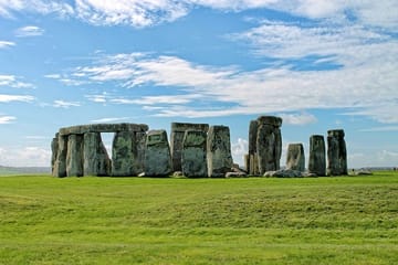 Windsor, Stonehenge & Salisbury Cathedral Private Tour with Pass