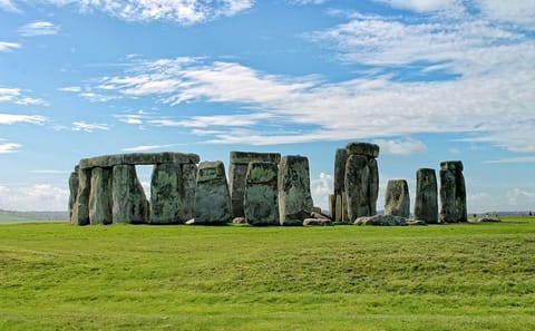 Private Tour of Windsor Castle, Stonehenge & Salisbury Cathedral