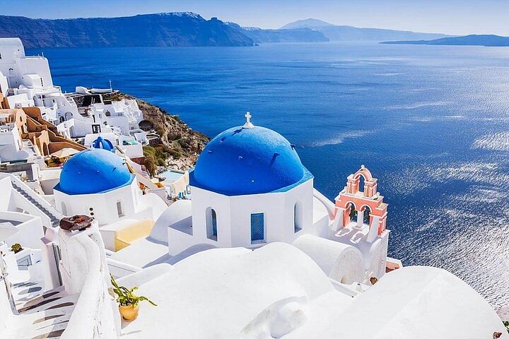 Private Santorini Tour from Athens: Sightseeing, Wine Tasting & Beaches